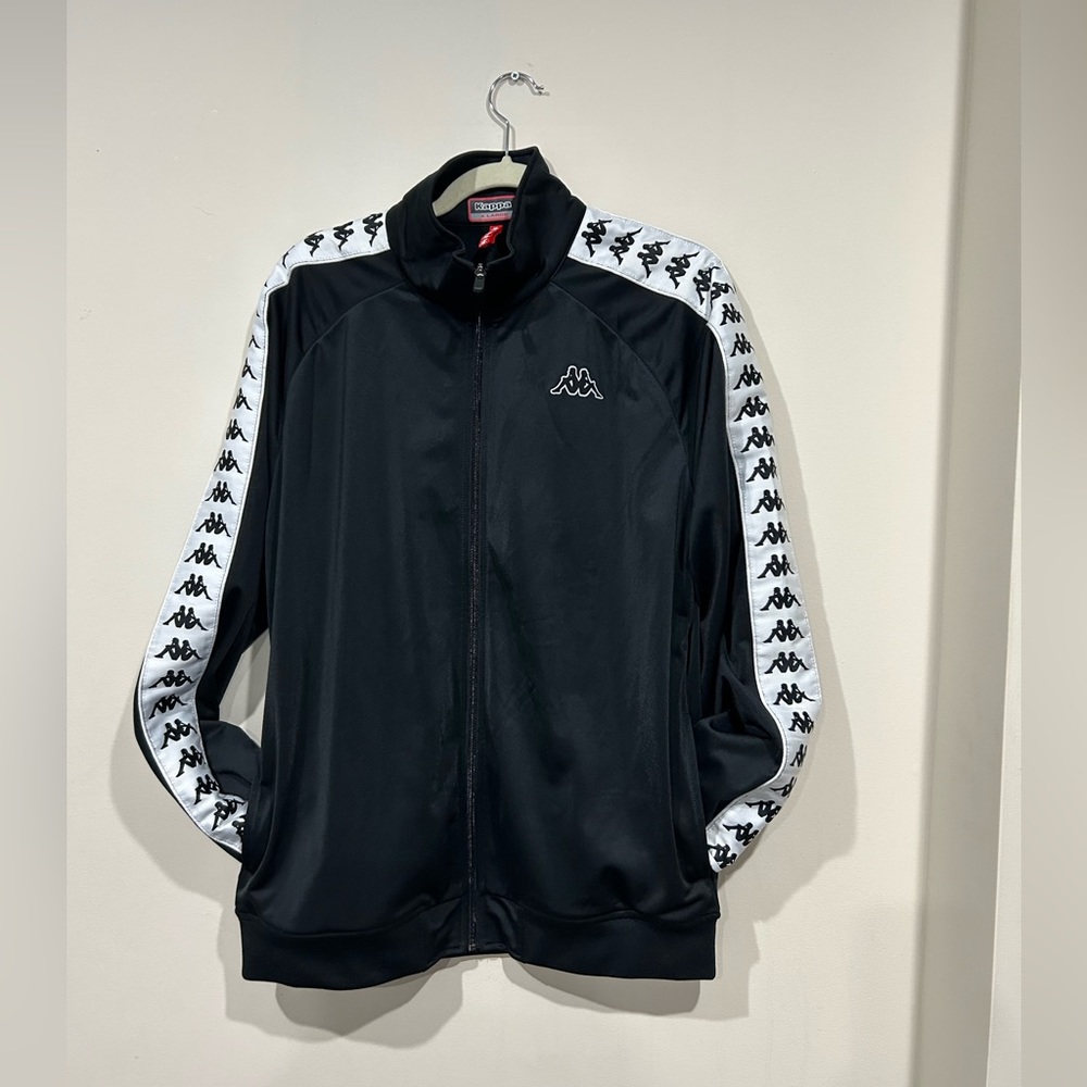 Men’s classic kappa track zip jacket size xl, fits like a large